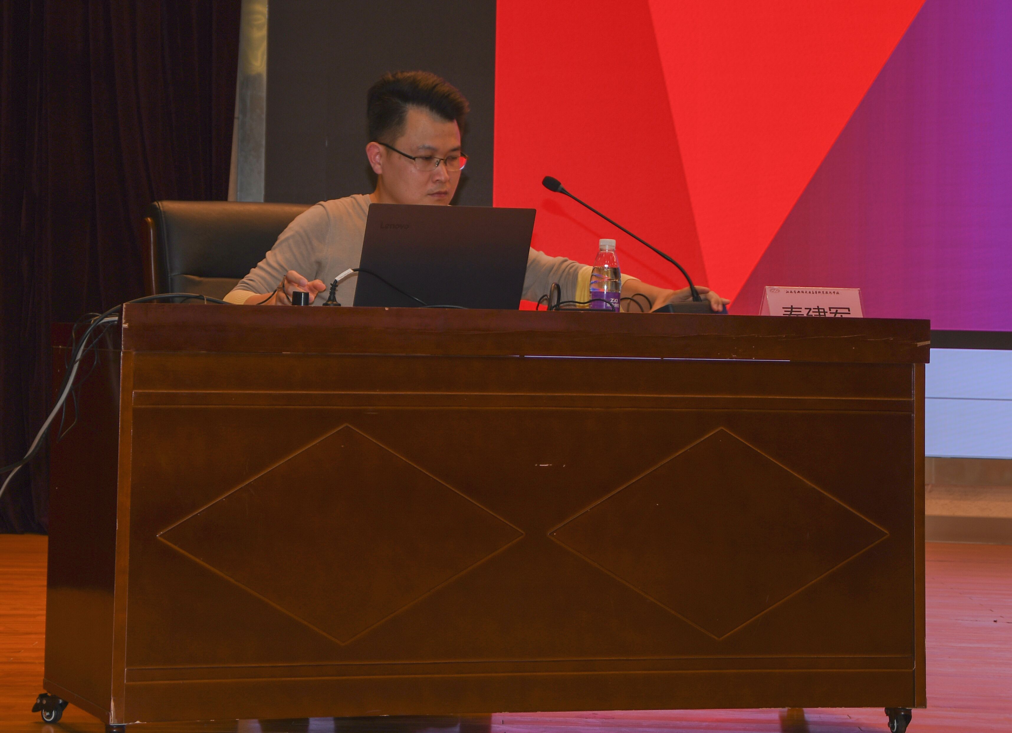 劳模工匠进校园,传递奋进正能量