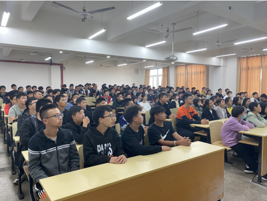 基础教学部举办“一事一业,精益求精”讲座