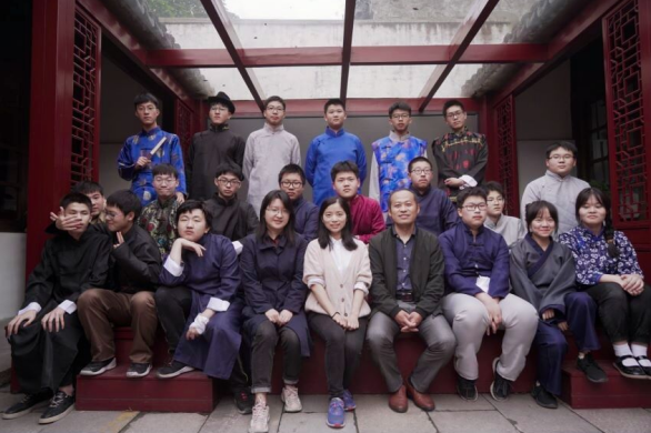 语文教研室完成课本剧《茶馆》拍摄