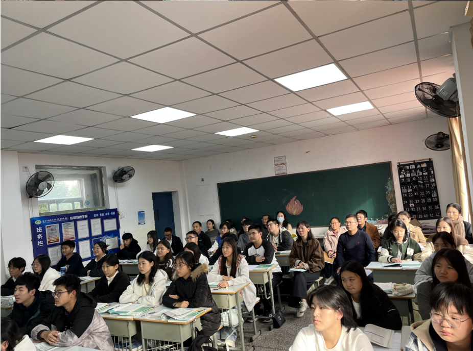 英语公开课精彩呈现 引导学生健康成长