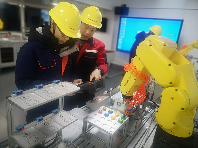 党员齐行动,考证我来帮