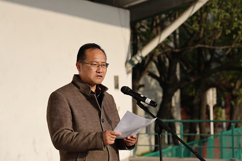 机电工程学院组织升旗仪式