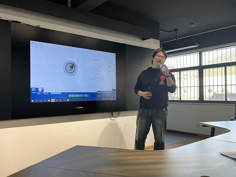 歌声映初心 逐梦向未来