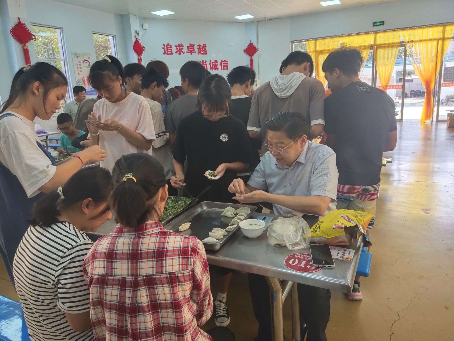 1601716359827097353.jpg 1601716359827097353.jpg